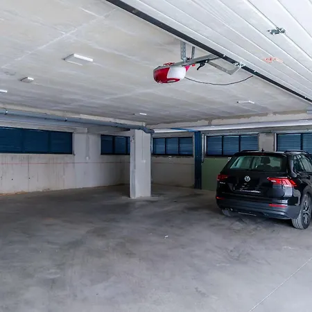 아파트 Anni 트로기르